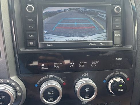 Used 2017 Toyota Sequoia Platinum image 21