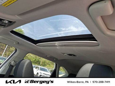 Certified 2024 Kia Seltos EX AWD/4WD image 17