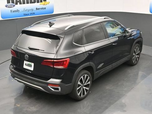 Used 2022 Volkswagen Taos SE FWD image 24