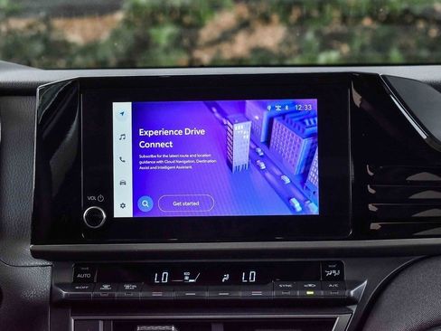 Used 2025 Toyota Camry Hybrid image 13