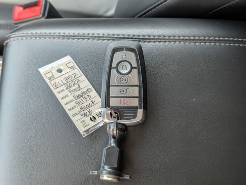 Used 2022 Ford Explorer XLT w/ Equipment Group 202A AWD/4WD image 40