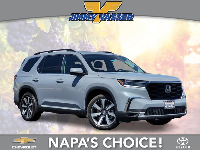 Used 2025 Honda Pilot Touring image 1