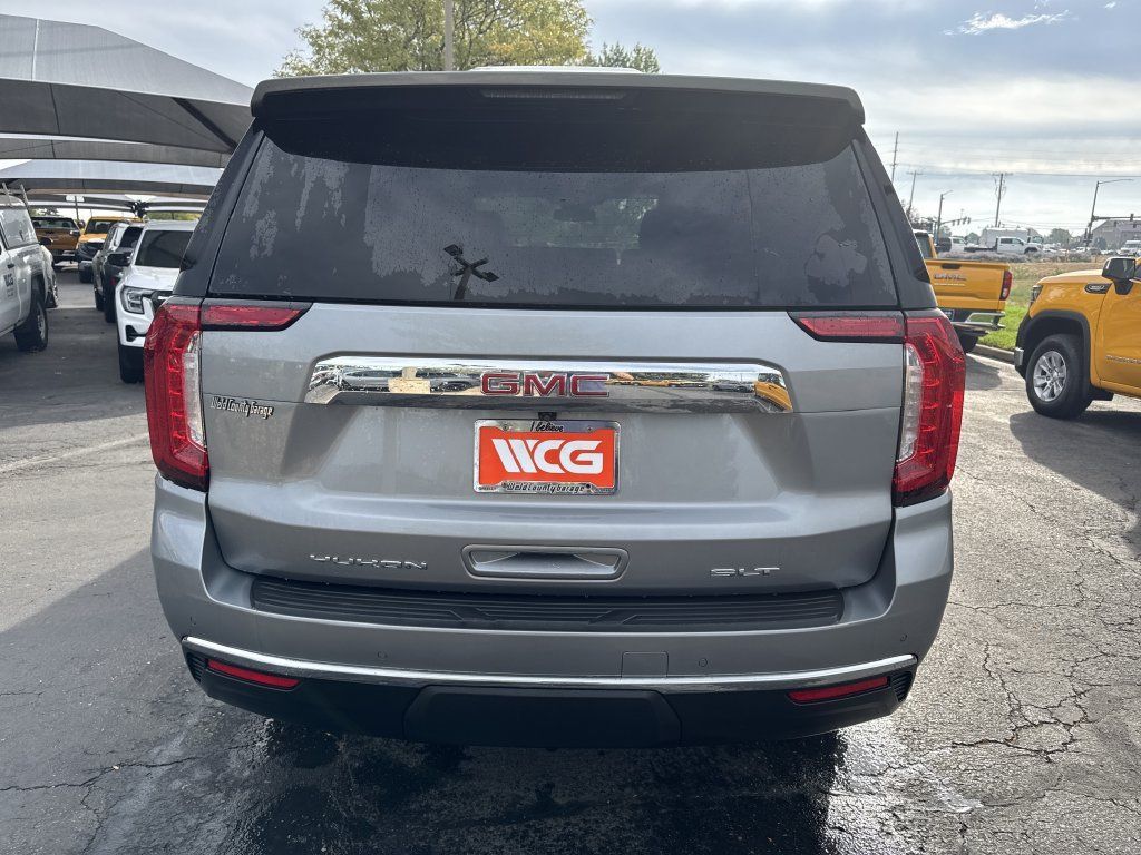 Used 2023 GMC Yukon SLT AWD/4WD image 5