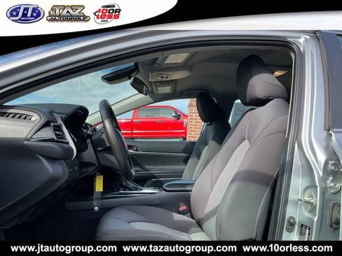 Used 2019 Toyota Camry LE FWD image 10
