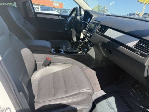 Used 2012 Volkswagen Touareg VR6 AWD/4WD image 14