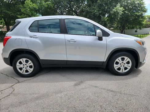 Used 2017 Chevrolet Trax LS FWD image 9
