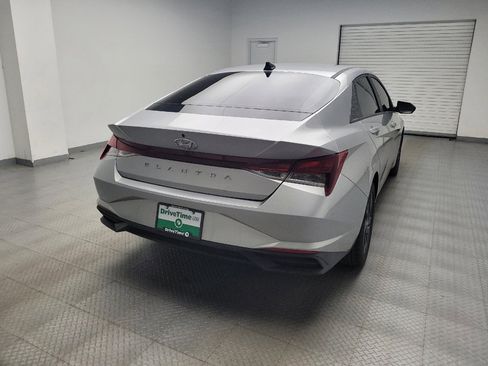 Used 2021 Hyundai Elantra SEL w/ Convenience Package FWD image 7