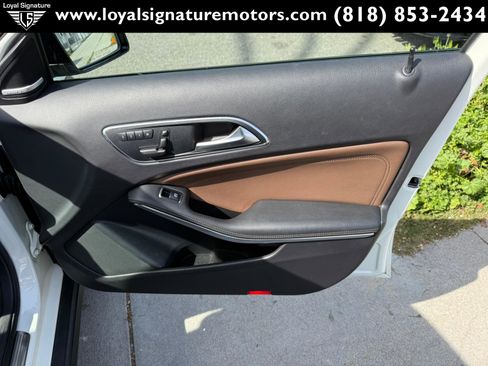 Used 2015 Mercedes-Benz GLA 250 GLA 250 4MATIC image 38