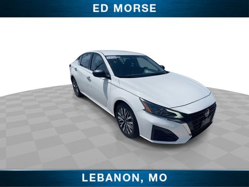Used 2025 Nissan Altima 2.5 SV FWD image 2