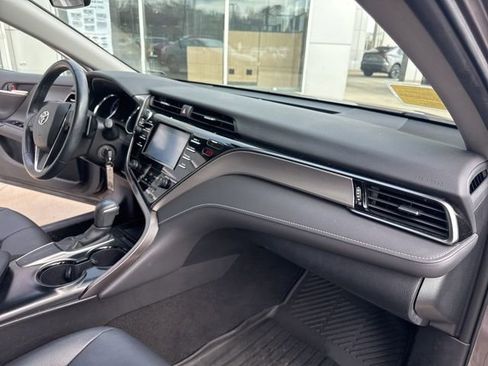 Used 2019 Toyota Camry SE image 29