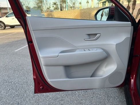 New 2026 Hyundai Kona SE image 12