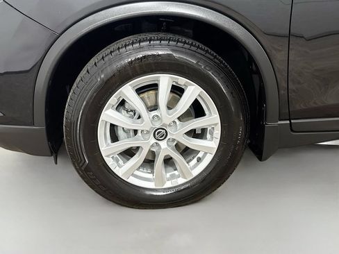 Used 2019 Nissan Rogue SV FWD image 37