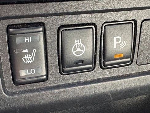Used 2022 Nissan Frontier PRO-4X w/ Pro-4X Premium Package AWD/4WD image 16