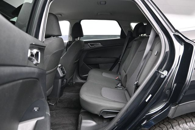 Used 2025 Kia Sportage LX AWD/4WD image 20