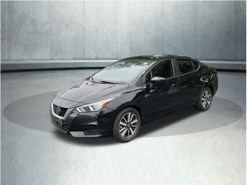 Used 2021 Nissan Versa SV FWD image 3
