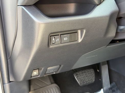 Used 2025 Toyota RAV4 SE AWD/4WD image 14