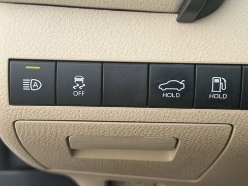 Used 2021 Toyota Camry LE FWD image 24