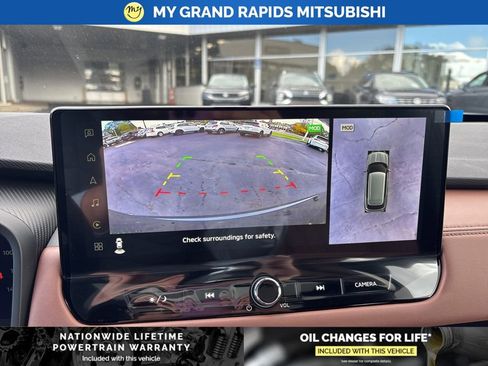 New 2025 Mitsubishi Outlander SEL image 23