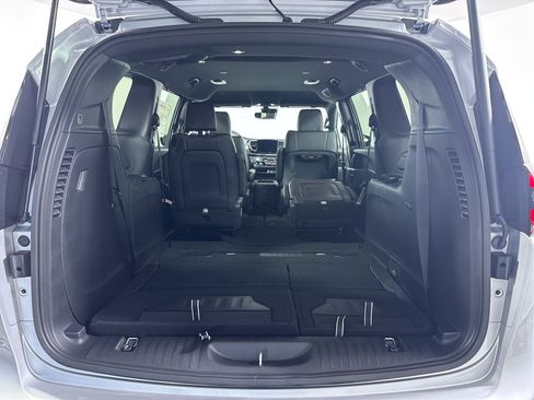 New 2026 Chrysler Pacifica Select image 7