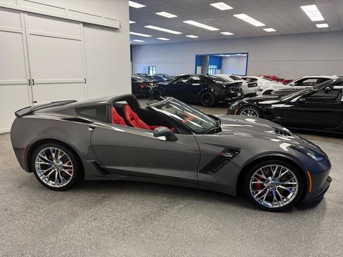 Used 2015 Chevrolet Corvette Z06 w/ 2LZ Preferred Equipment Group RWD image 9