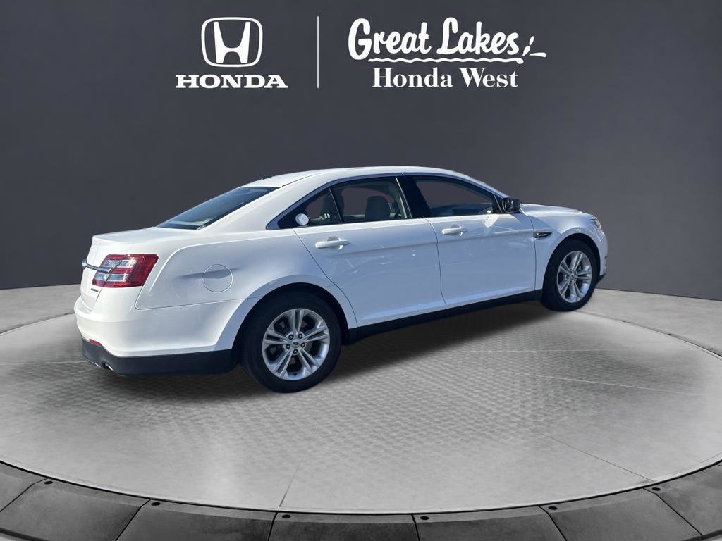 Used 2018 Ford Taurus SE FWD image 10
