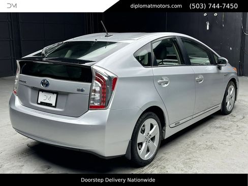 Used 2014 Toyota Prius Five w/ Advanced Technology Package image 7