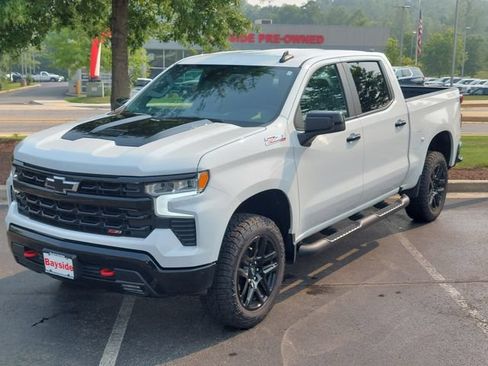 Used 2024 Chevrolet Silverado 1500 LT Trail Boss w/ Convenience Package II AWD/4WD image 7
