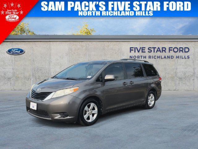 Used 2012 Toyota Sienna LE FWD image 4