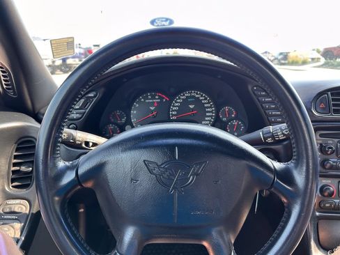 Used 2002 Chevrolet Corvette Convertible w/ Preferred Equipment Group2 RWD image 30