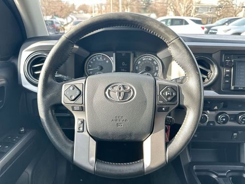Used 2016 Toyota Tacoma SR5 image 28