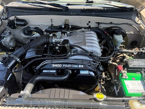 Used 2004 Toyota Tacoma PreRunner RWD image 4