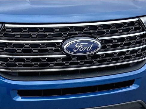 Certified 2020 Ford Explorer XLT RWD image 29