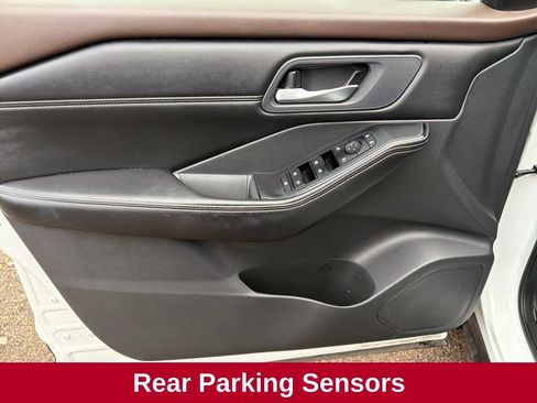 Used 2023 Nissan Rogue SV w/ SV Premium Package image 12