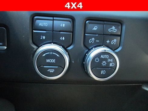 Used 2024 GMC Sierra 1500 AT4 w/ AT4 Premium Package image 29