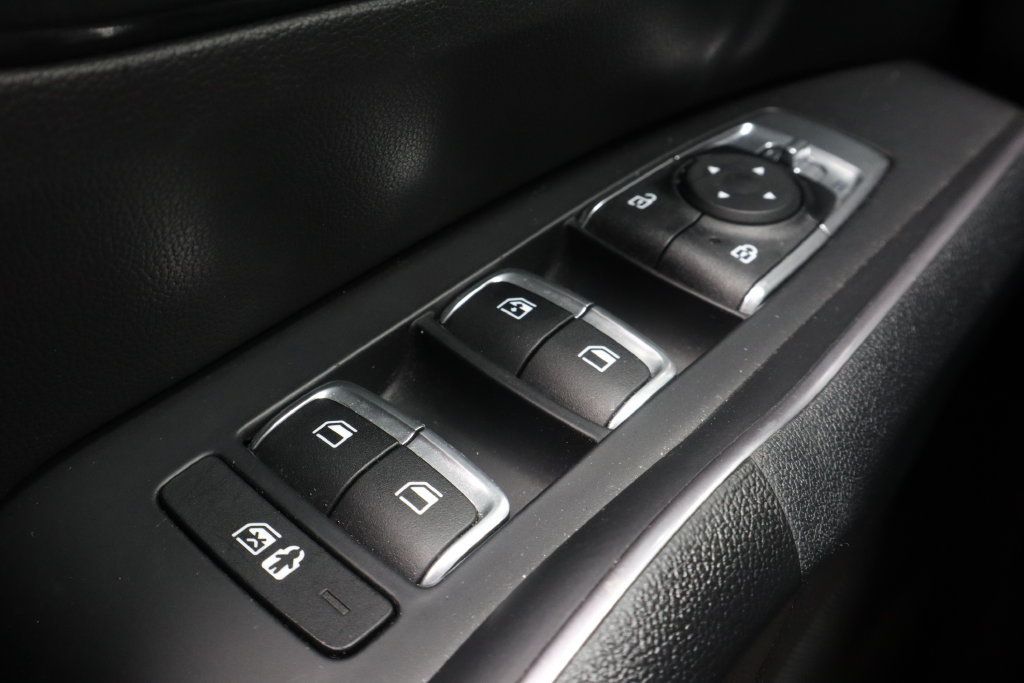 Used 2023 Kia Sorento LX FWD image 24
