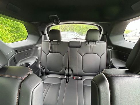 Used 2025 Honda Pilot TrailSport image 9