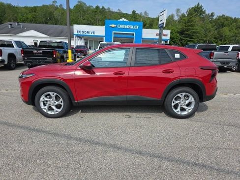 New 2026 Chevrolet Trax LS w/ LS Convenience Package FWD image 4