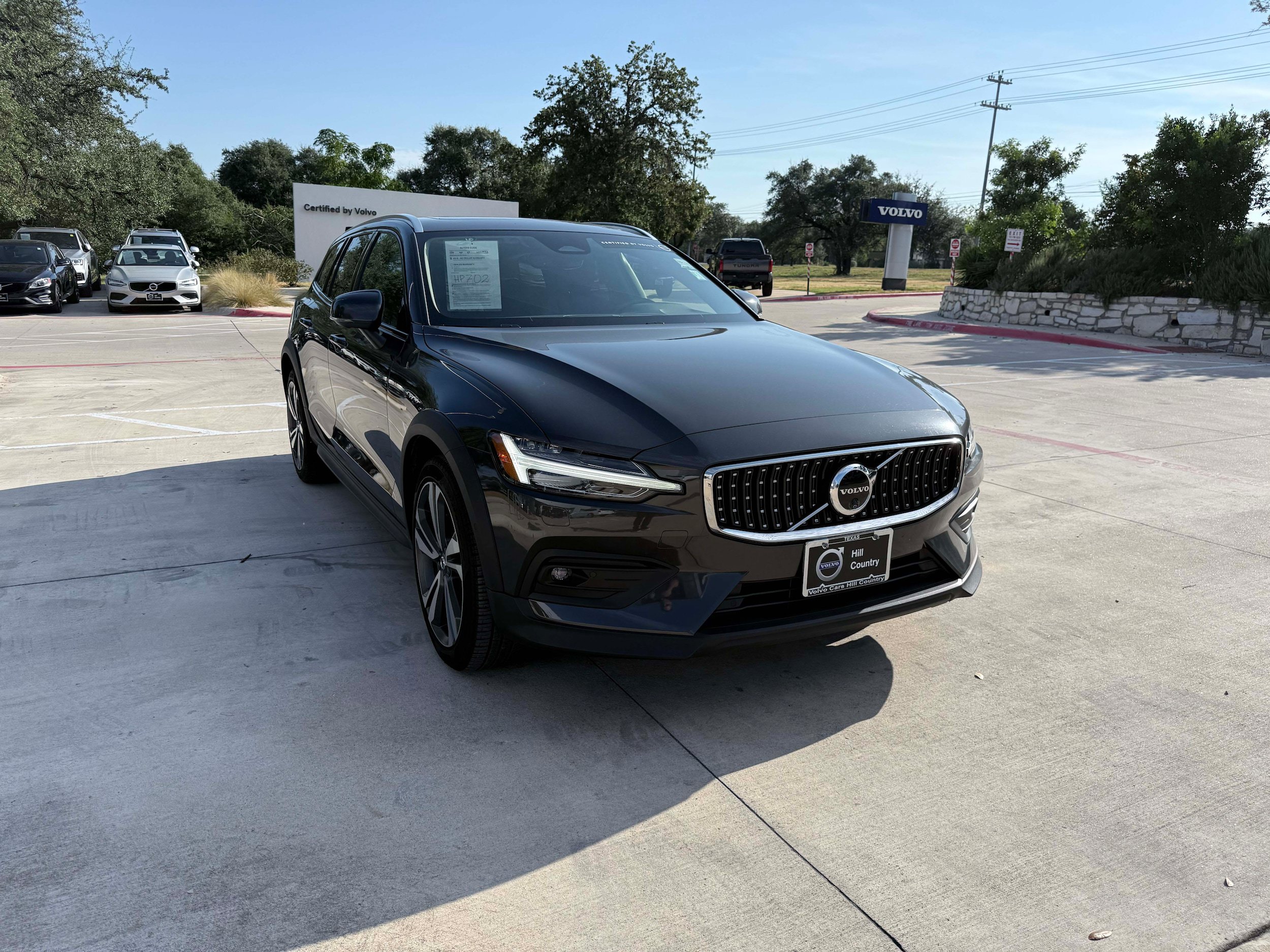 Certified 2025 Volvo V60 B5 Cross Country Plus AWD/4WD image 7