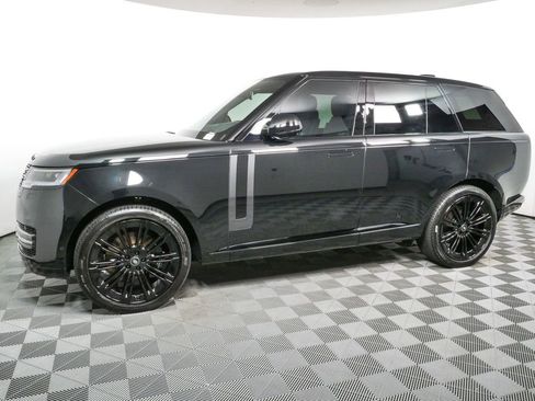 Used 2025 Land Rover Range Rover SE AWD/4WD image 2