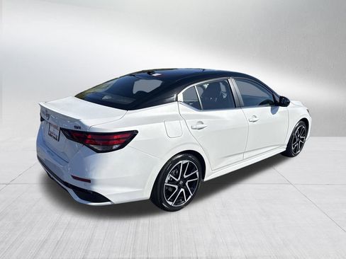 New 2025 Nissan Sentra SR w/ SR Premium Package FWD image 8