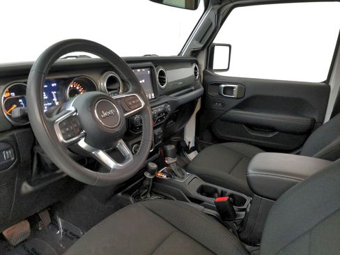 Used 2023 Jeep Wrangler Unlimited Sahara AWD/4WD image 25