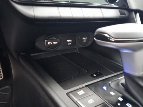 Certified 2025 Hyundai Elantra Sport image 25