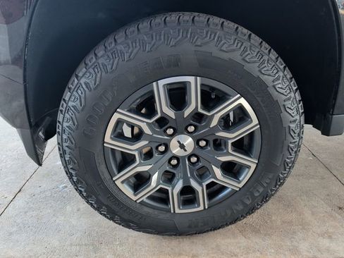 Certified 2024 Chevrolet Colorado Z71 w/ Z71 Convenience Package 2 image 10