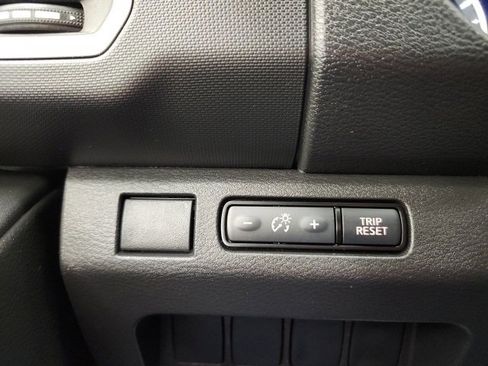 Used 2024 Nissan Frontier SV image 51