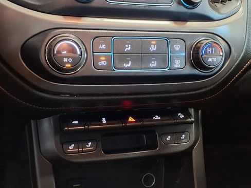 Used 2018 GMC Canyon All Terrain w/ All Terrain X Package AWD/4WD image 22