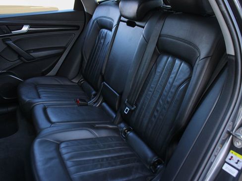 Used 2018 Audi Q5 2.0T Premium Plus w/ Premium Plus Package AWD/4WD image 17