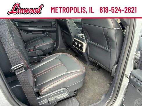Used 2024 Ford Expedition Limited AWD/4WD image 12