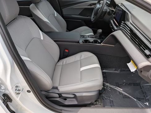 Used 2026 Toyota Camry SE FWD image 30