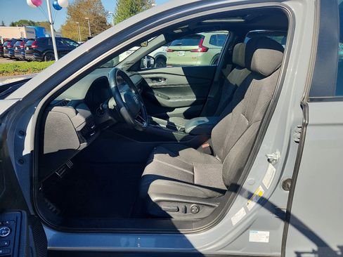 Used 2023 Honda Accord Sport image 14