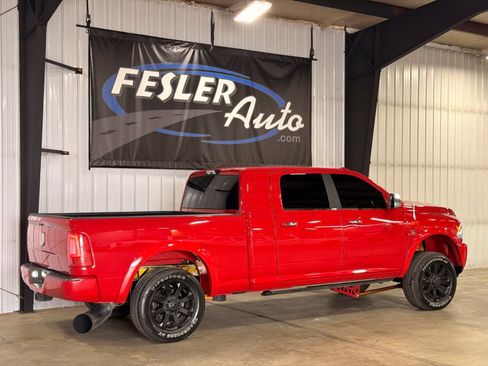 Used 2017 RAM 2500 Laramie w/ Convenience Group AWD/4WD image 2